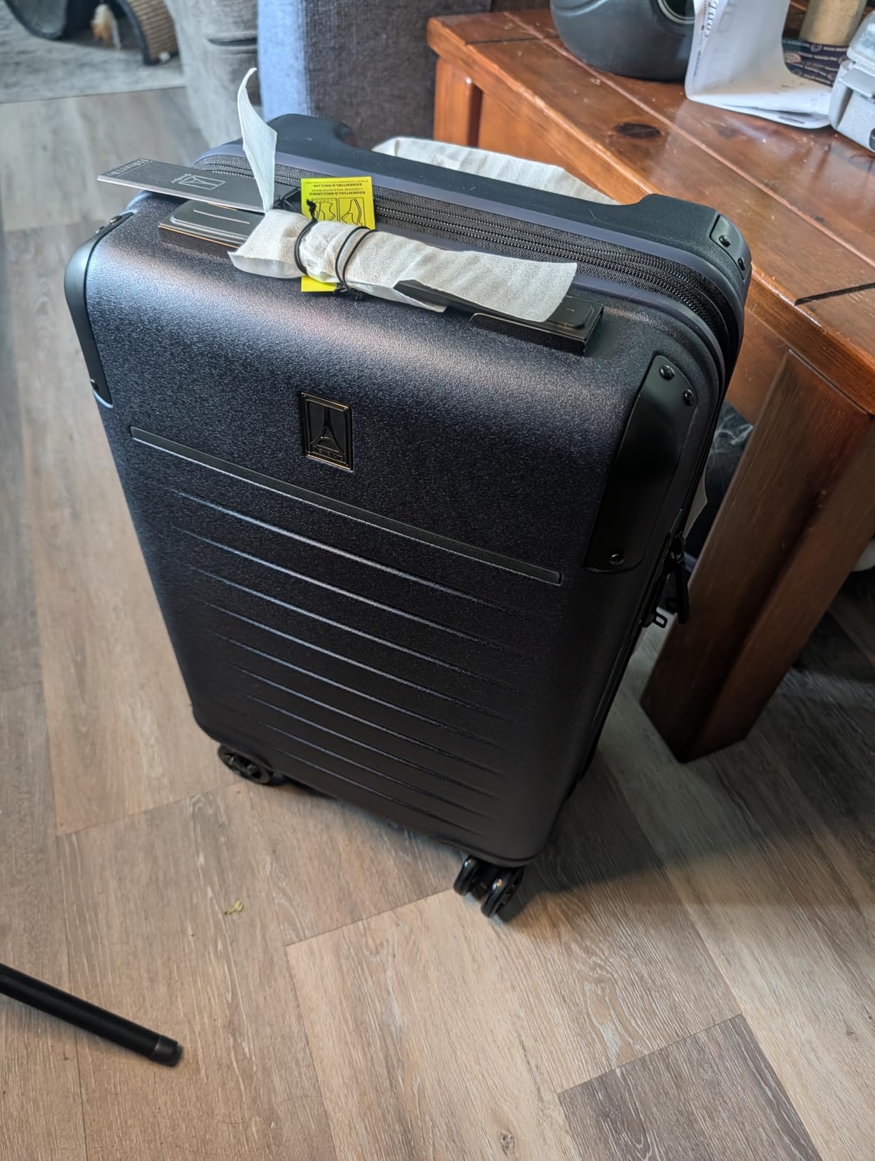 Travelpro Platinum Elite Hardside Carry-On Luggage Spinner, Black, 21-Inch customer photo 1