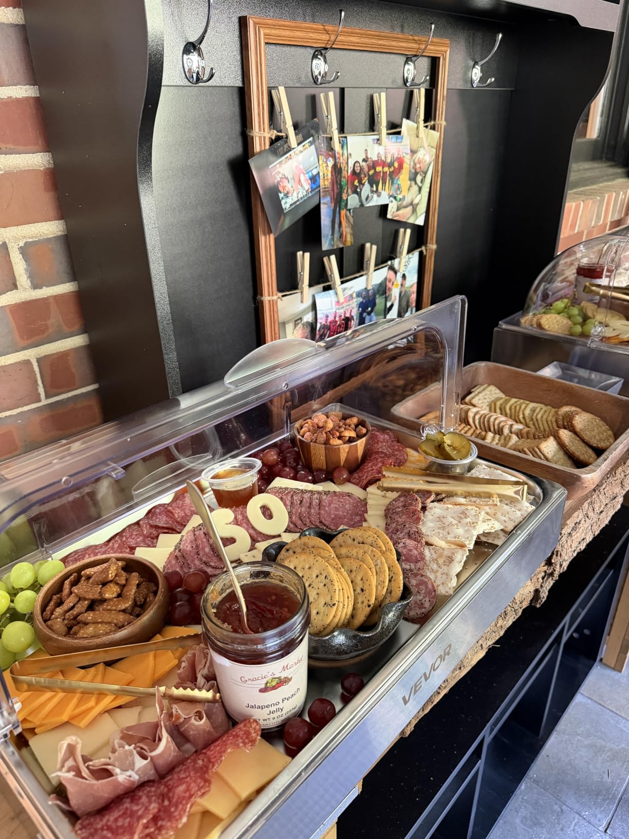 VEVOR Countertop Food Serving Display Container, Stainless Steel Food Salad Server Tray, Buffet Condiment Dispenser, Ice Cooled Rack with Separate Lid, for Restaurant Hotel Kitchen (2x1/6+3x1/9 Pan) customer photo 1