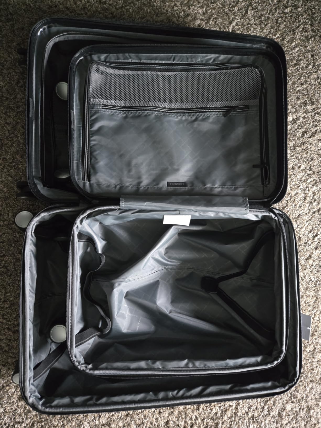 Samsonite Hard-Sided 28-Inch Lightweight Checked Large Expandable Element Suitcase: Durable, 360° Spinner Wheels, Adjustable Telescopic Handle, TSA-Approved Lock - Alpine Black customer photo 2