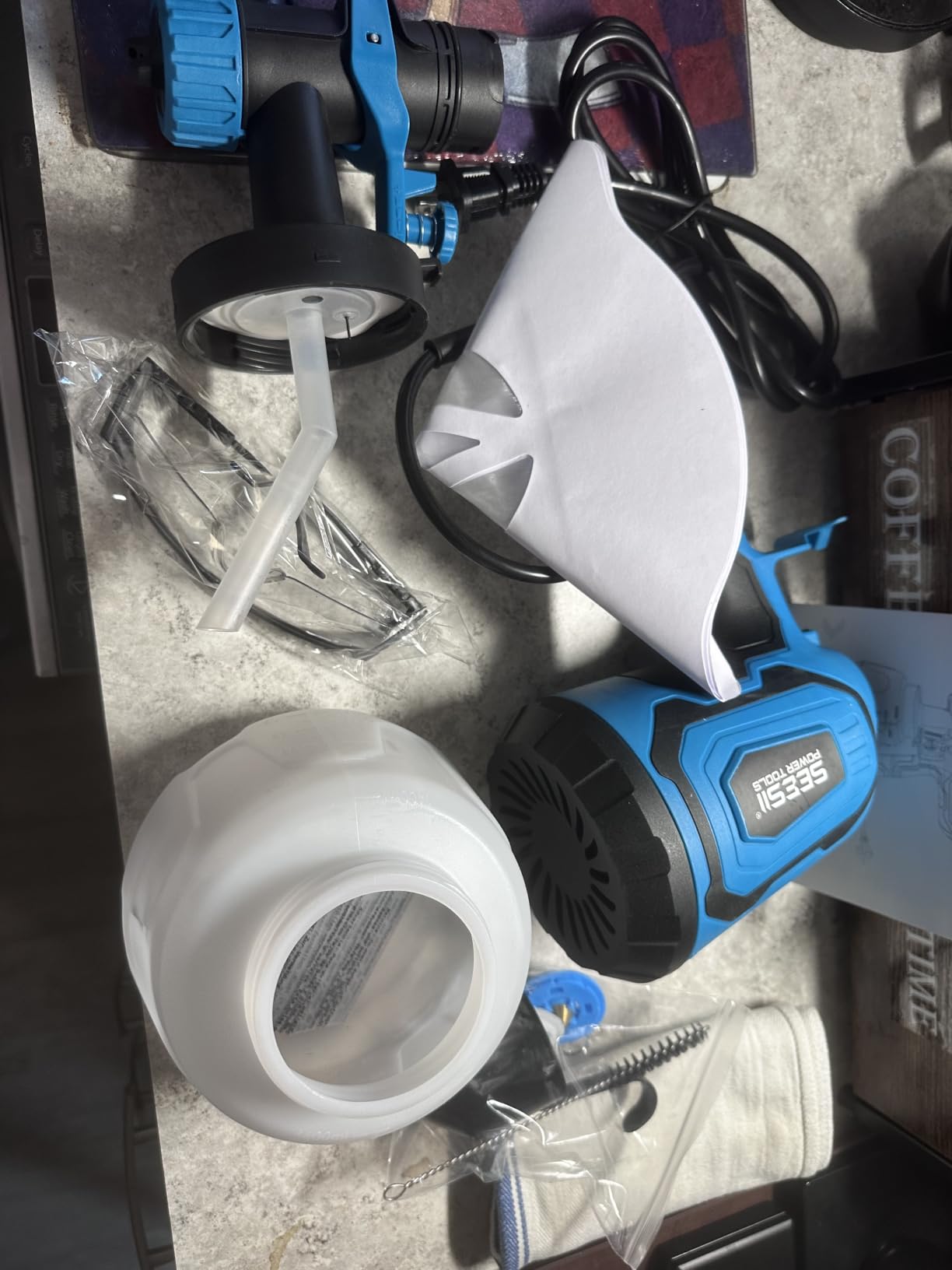 SEESII Paint Sprayer, 700W HVLP Paint Gun with 4 Nozzles and 3 Patterns customer photo 1