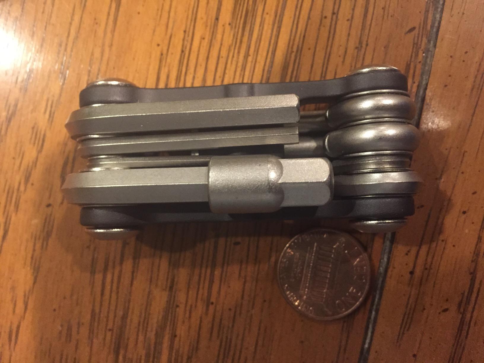 Topeak The Mini 9-Function Bicycle Tool - TT2409 , Black/Silver, L x W x H ﻿﻿﻿﻿6.6 x 3.1 x 2cm / 2.6” x 1.2” x 0.8” customer photo 2