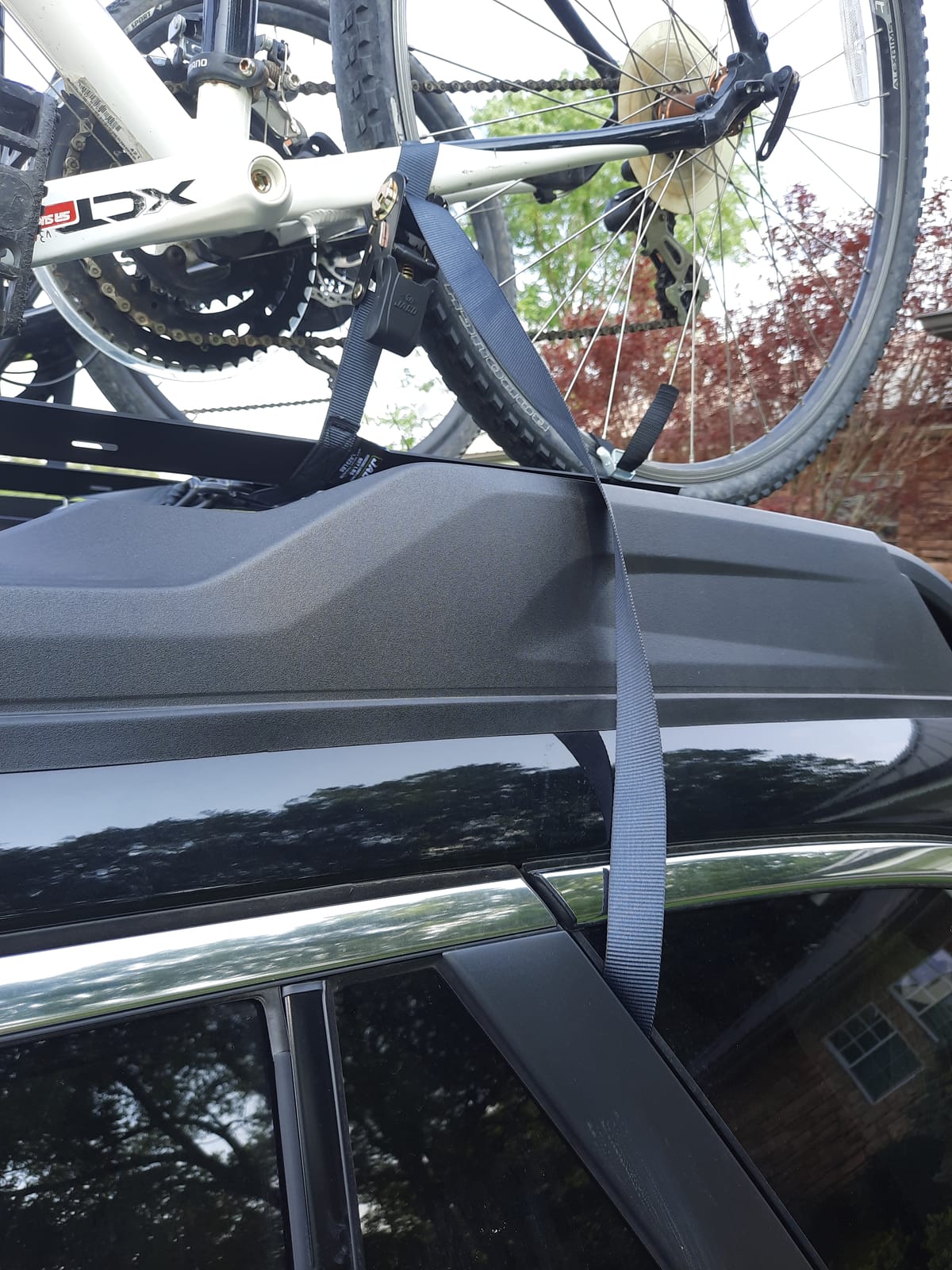 Swagman Standard Fork Mount Roof Bike Rack – Rooftop Bike Carrier for 9mm Quick Release Bikes customer photo 2
