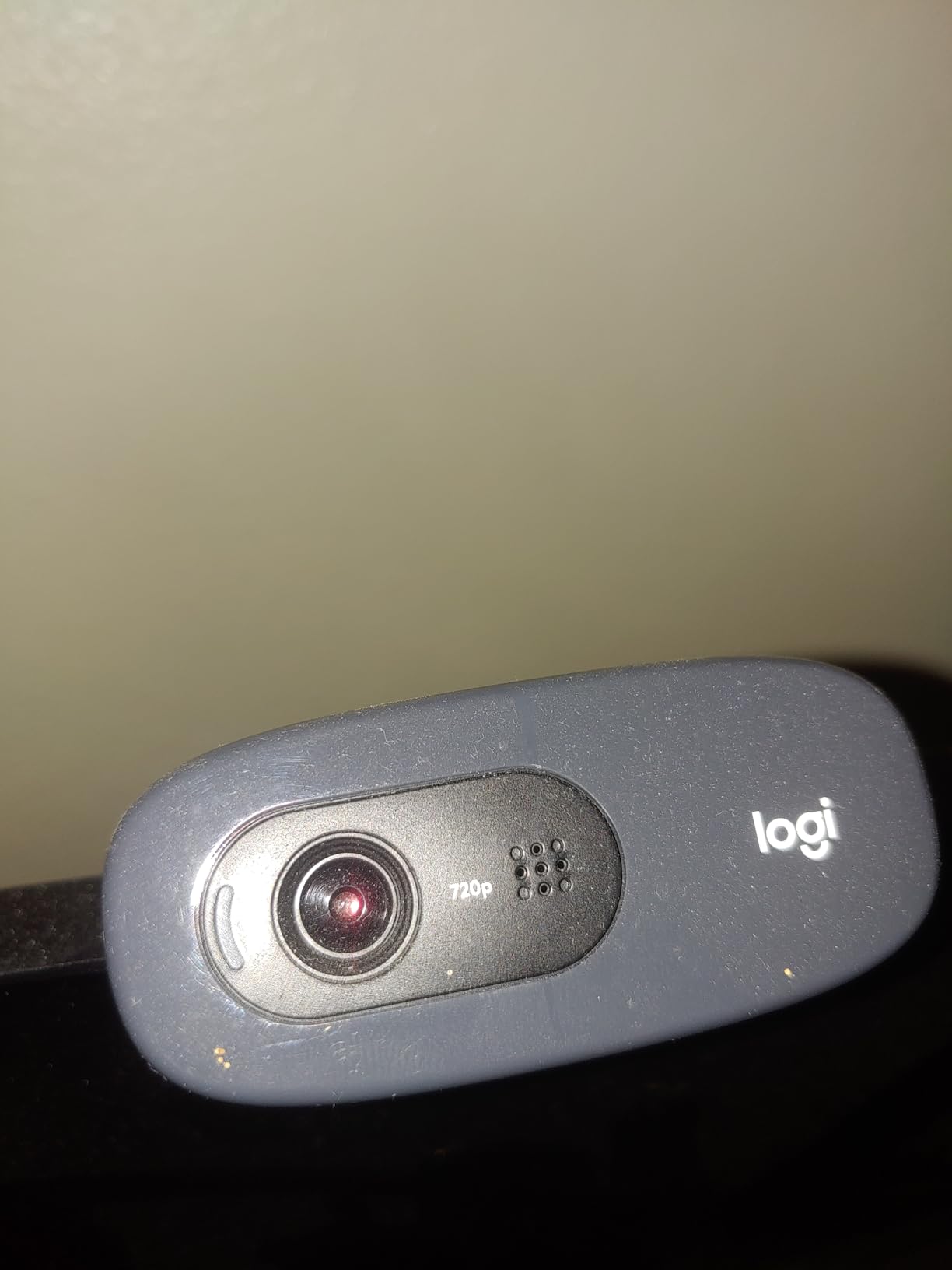 Logitech C270 720p Webcam Plug-and-Play Wide Screen Video Calling - Black customer photo 2