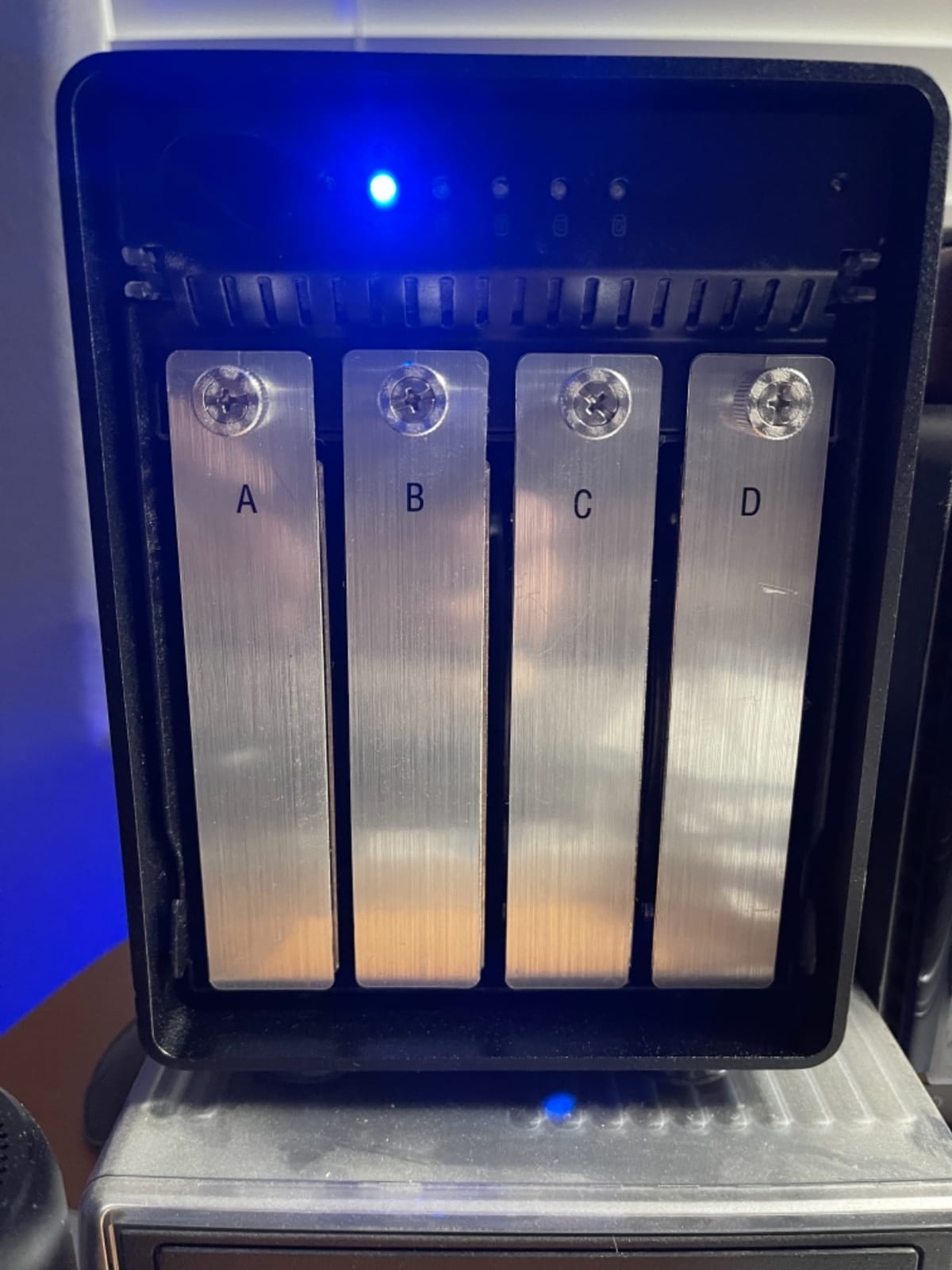 OWC ThunderBay 4 Thunderbolt 40Gb/s Four-Bay SATA Enclosure w/ SoftRAID customer photo 1