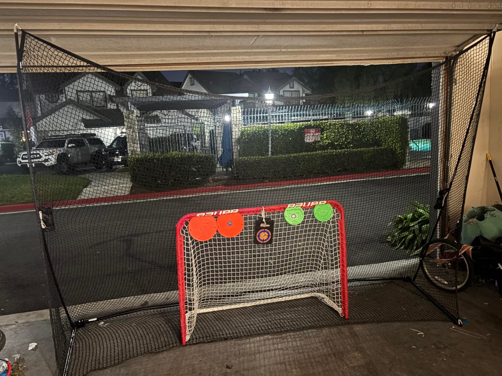 Amazon Basics Portable Golf Net, Practice Hitting Net for Indoor/Outdoor, Quick Setup, Black customer photo 2