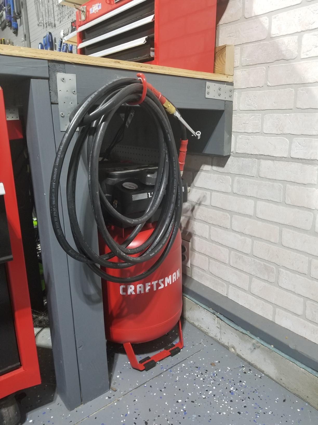 Craftsman Air Compressor 10 Gallon, Peak 1.8 HP, Max 150 PSI, 4.0CFM@90PSI, 5.0 CFM@40PSI, Oil-free, Portable Air Compressor with Wheel, 120V, Model: CMXECXA0331042 customer photo 1