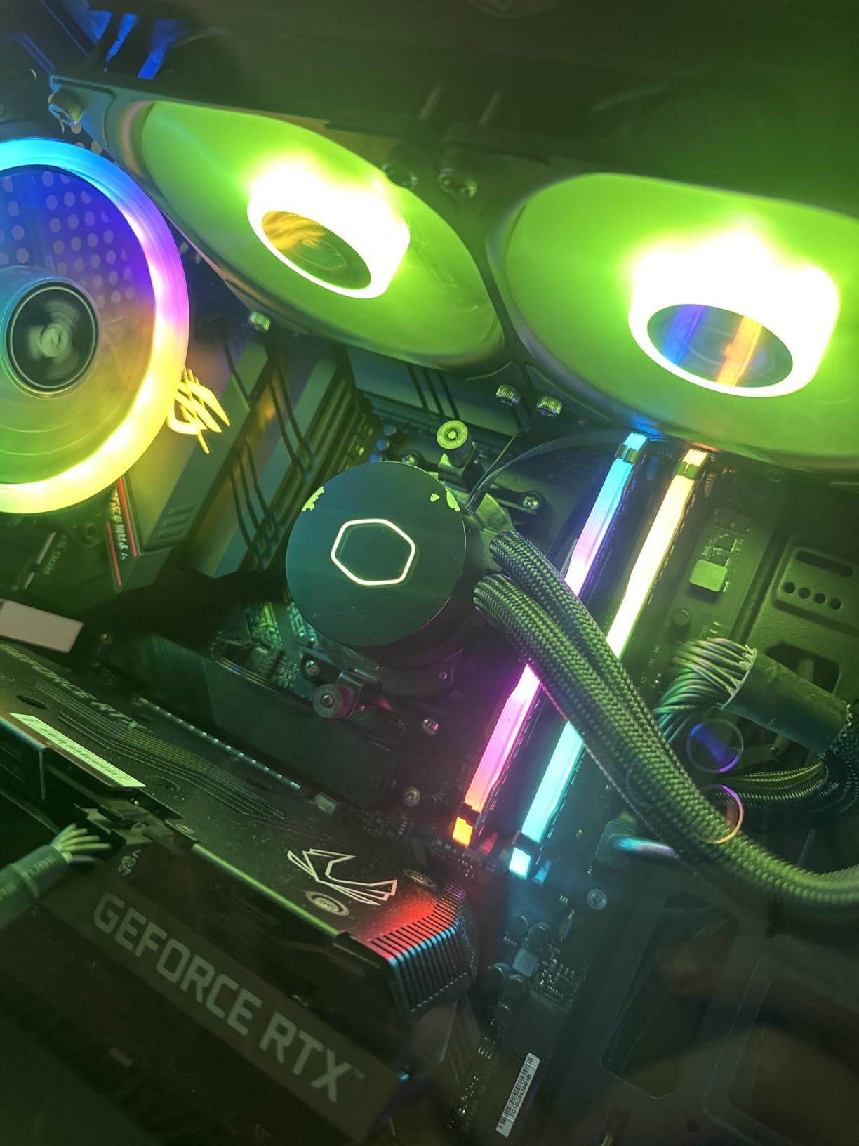CoolerMaster MasterLiquid ML240L RGB V2, Close-Loop AIO CPU Liquid Cooler, Gen3 Dual Chamber Pump, 240mm Radiator, SickleFlow 120 PWM ARGB, AMD Ryzen AM5/AM4, Intel LGA1700/1200 (MLW-D24M-A18PC-R2) customer photo 2