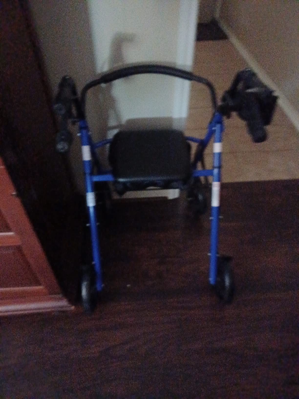 Medline Mobility Dependable Steel Rollator Walker, Light Blue, 300 lb. Weight Capacity, 6” Wheels, Adjustable Handle, Padded Seat & Backrest, Rolling Walker for Seniors and Mobility Impaired customer photo 2