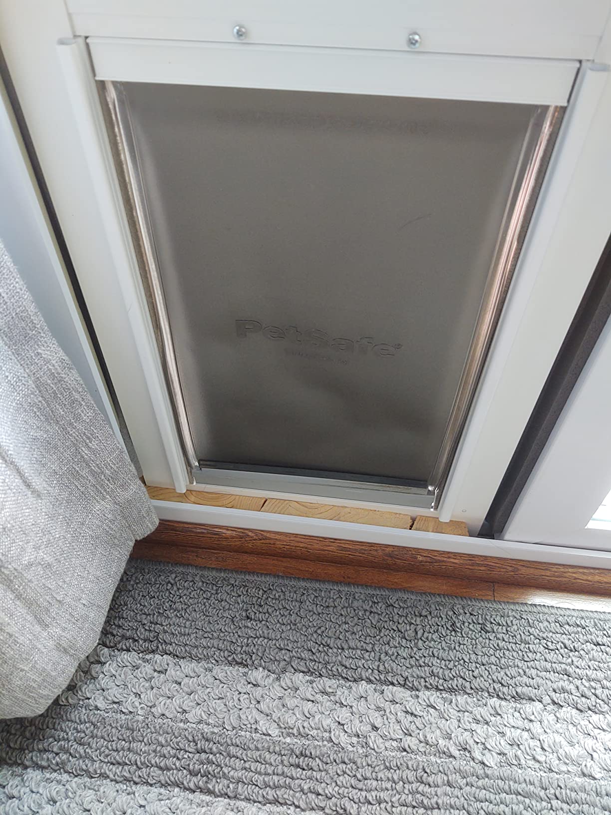 PetSafe Extreme Weather Sliding Glass Pet Door, 3-Flap Insulated, Large customer photo 1
