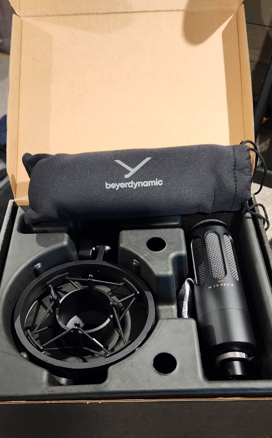 beyerdynamic M 70 Pro X Dynamic Broadcast Microphone, Streaming & Podcast customer photo 1