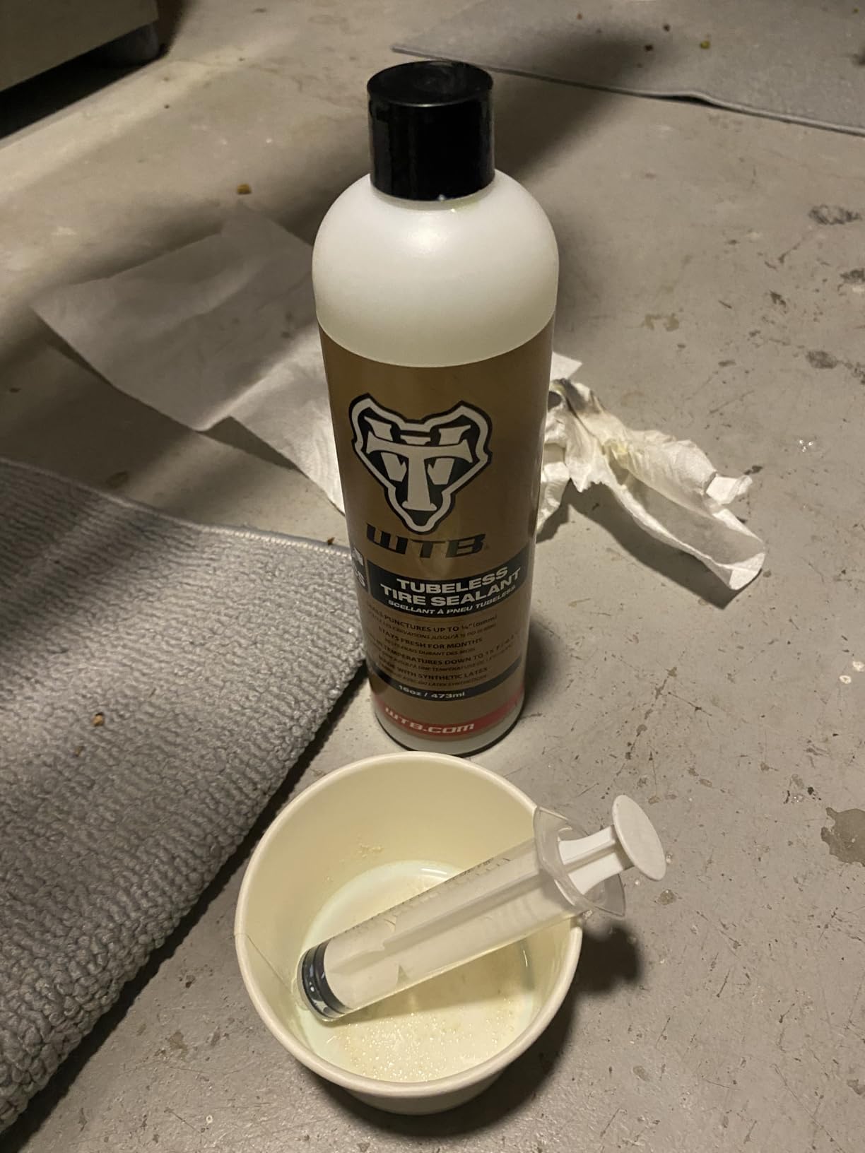 WTB Tubeless Bike Tire Sealant (4 oz to 1 Gallon) - Quick Seal for Punctures up to 6mm - All Conditions customer photo 1