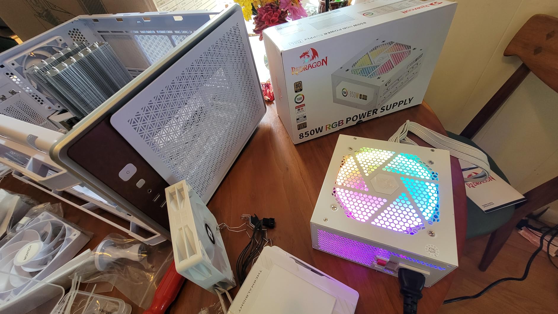 Redragon RGPS-850W 850 Watt 80+ Gold Fully Modular PSU, ATX 3.1 & PCIe 5.1 customer photo 1
