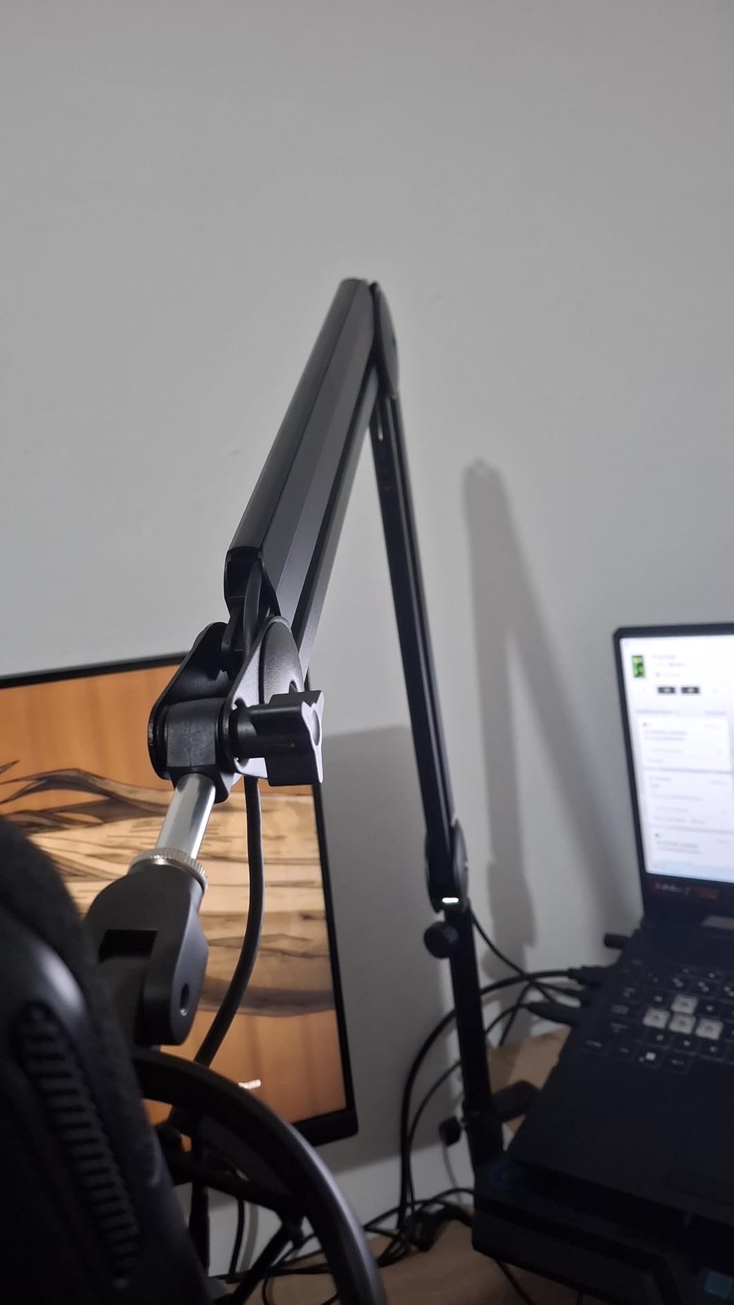 InnoGear Mic Arm Microphone Boom Arm Cable Management for Blue Yeti, Black customer photo 1