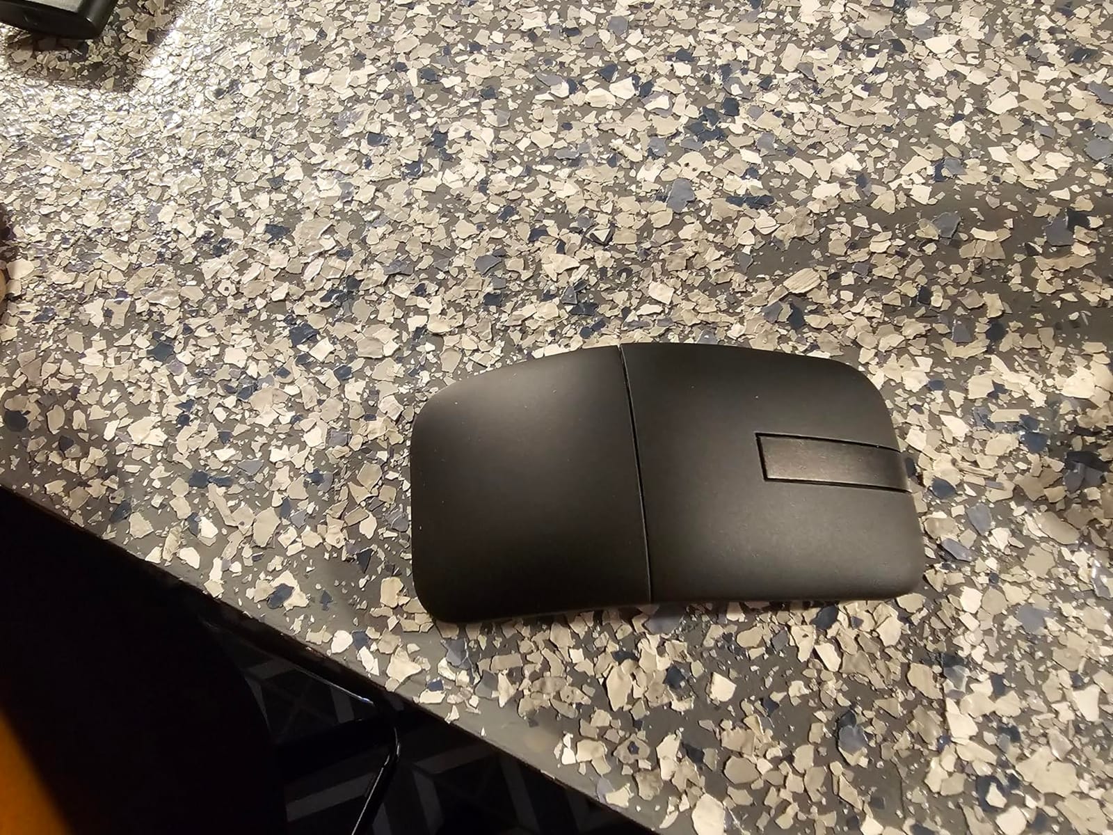 Dell Bluetooth Travel Mouse MS700, 4000 DPI, 2 Buttons customer photo 1