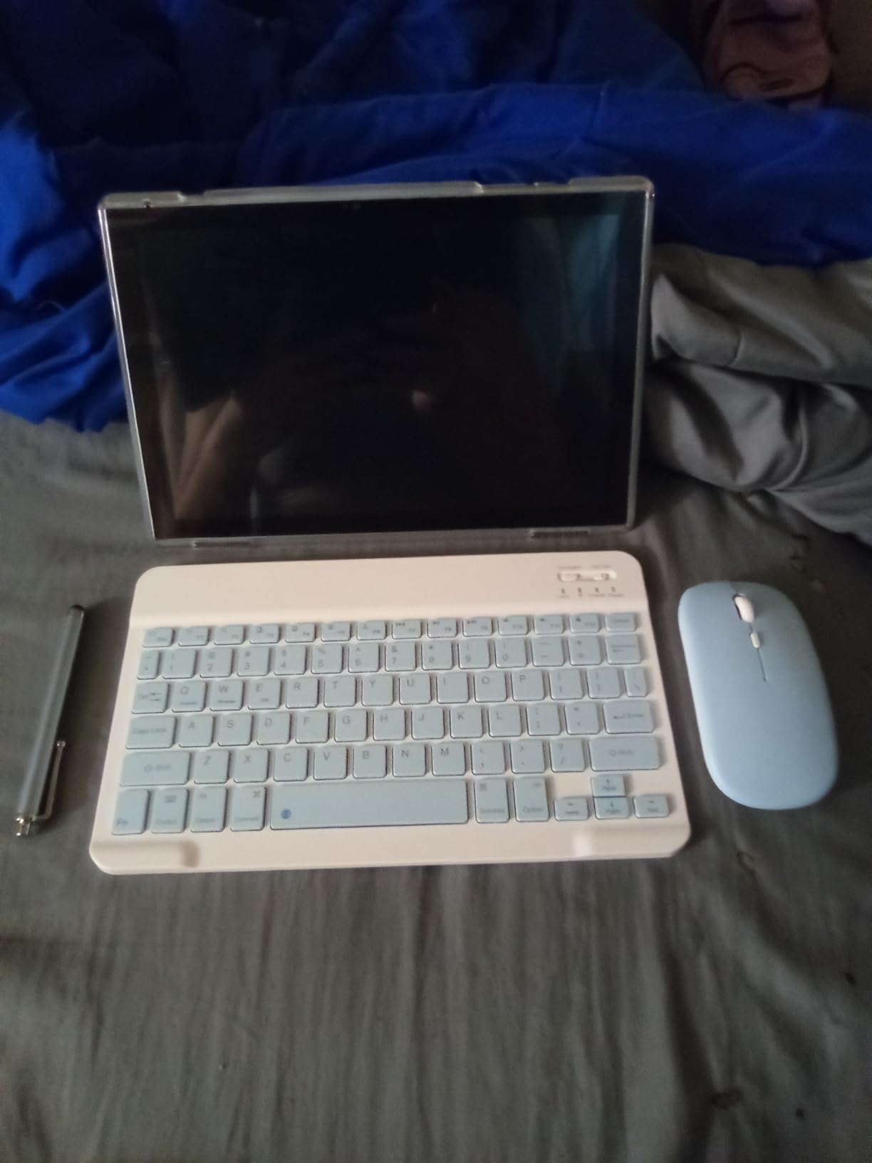 10 inch Tablet 2 in 1 Android 15 Tablets with Keyboard, 10