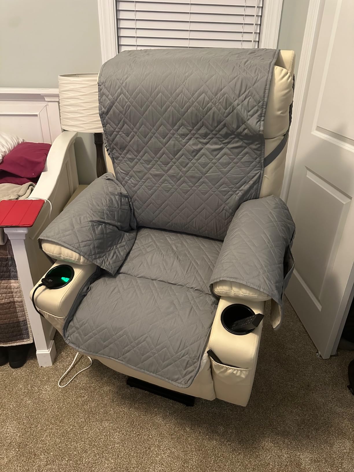 MCombo Small Power Lift Recliner Chair with Ajustable Power Headrest 7111 customer photo 1