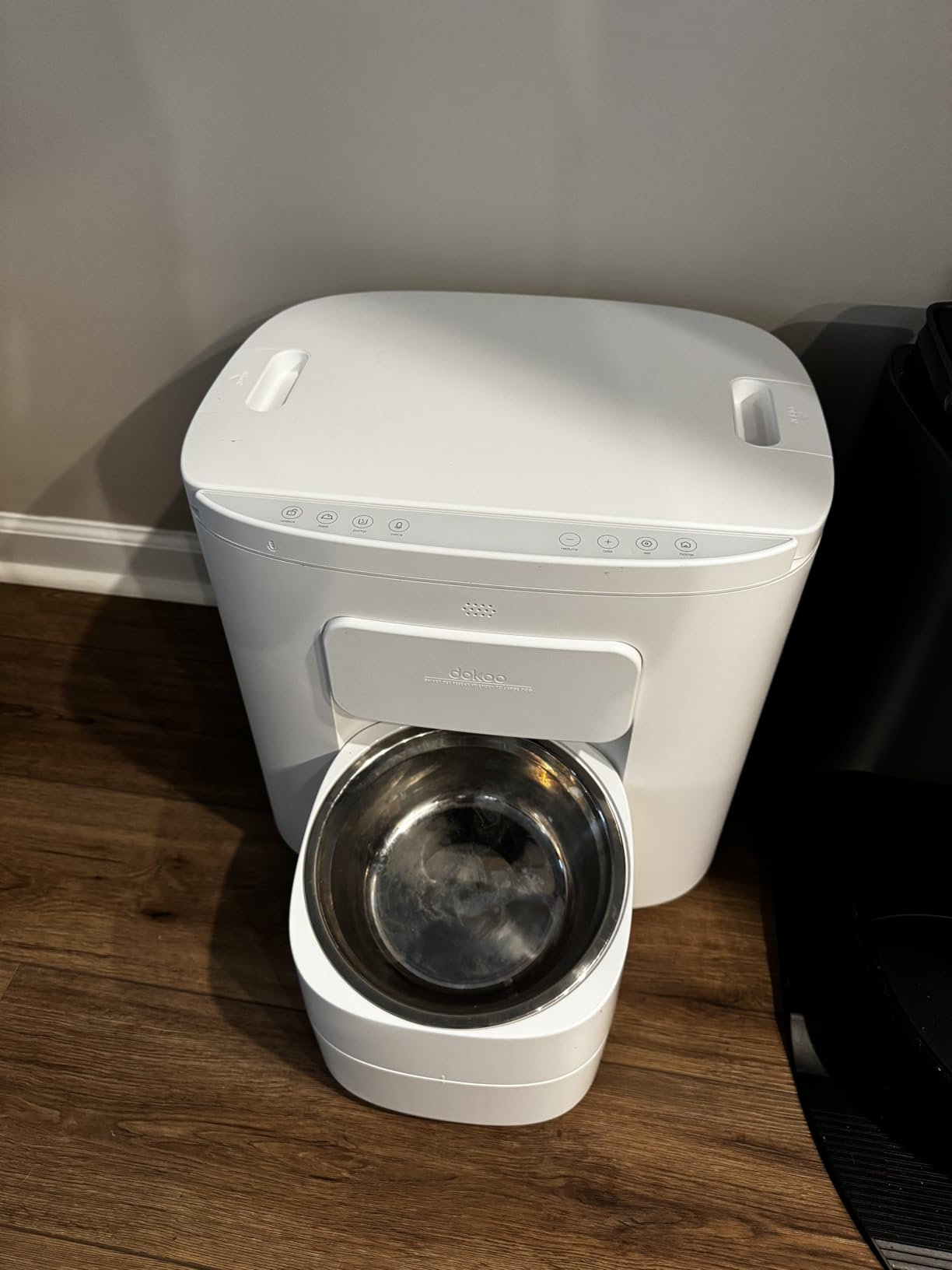 Dokoo Automatic Dog Feeder for Large Breeds, 15L/63 Cups Vacuum-Sealed Airtight Auto Pet Feeder for Dry Food, Timed Feeding, Anti-Clog Dispenser 2-22mm Kibble, Voice Recorder, Stainless Steel Bowl customer photo 1