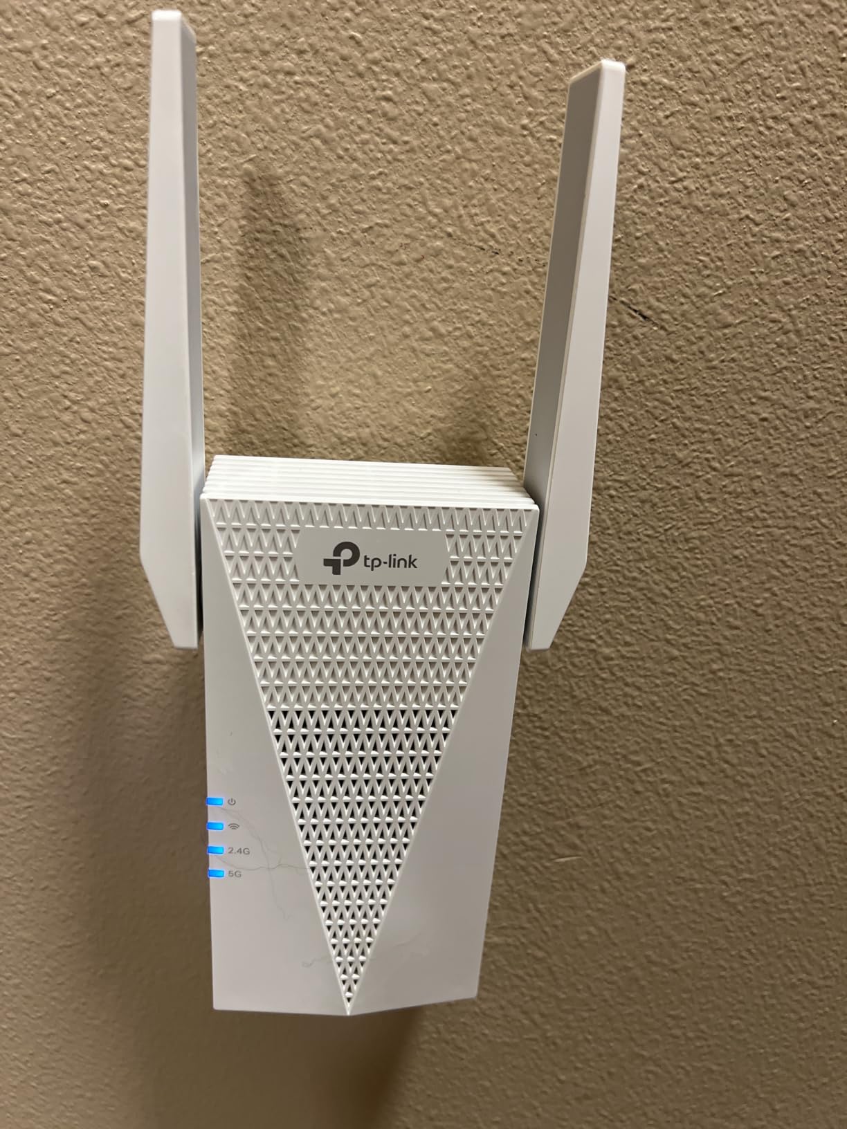 TP-Link RE615X AX1800 WiFi 6 Range Extender w/Ethernet Port customer photo 1