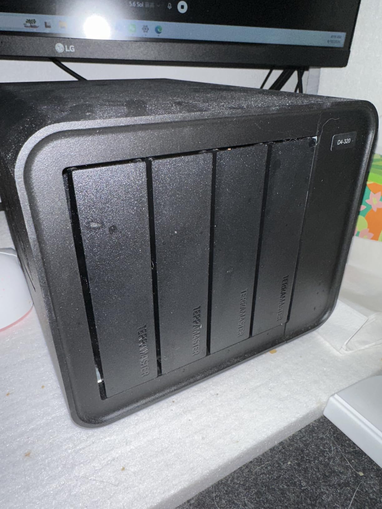TERRAMASTER D4-320 External Hard Drive Enclosure 4-Bay (Diskless) customer photo 2