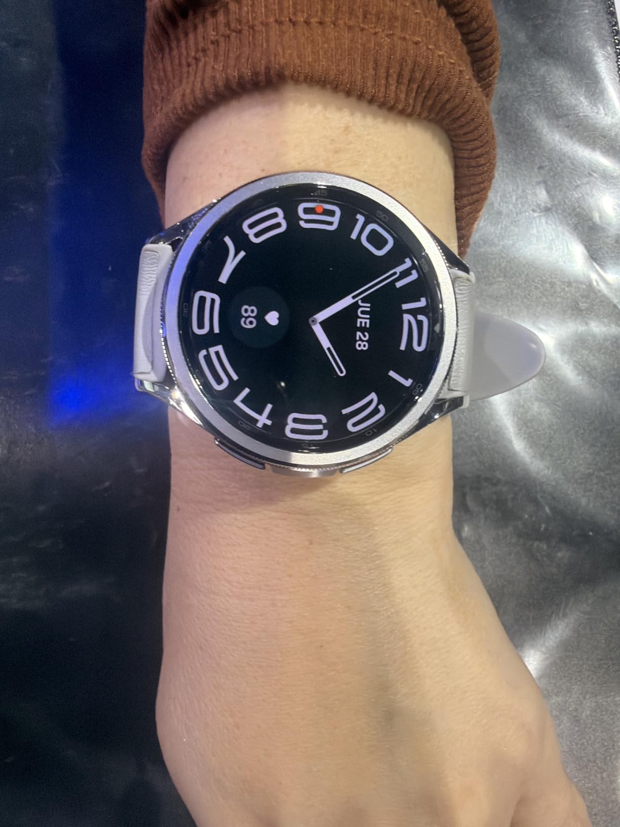 Samsung Galaxy Watch 6 Classic 47mm Bluetooth Smartwatch with Rotating Bezel, Fitness Tracker, Advanced Sleep Coaching - Silver (Renewed) customer photo 1