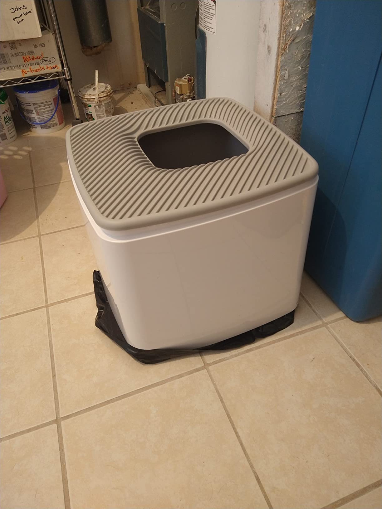 IRIS USA Cat Litter Box, Top Entry, Dog Proof, Covered, Scoop, Gray customer photo 2