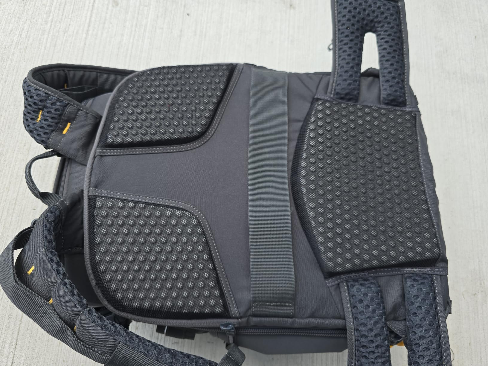 VANGUARD Alta Sky 42 Camera Backpack for DSLR or Mirrorless Camera customer photo 2