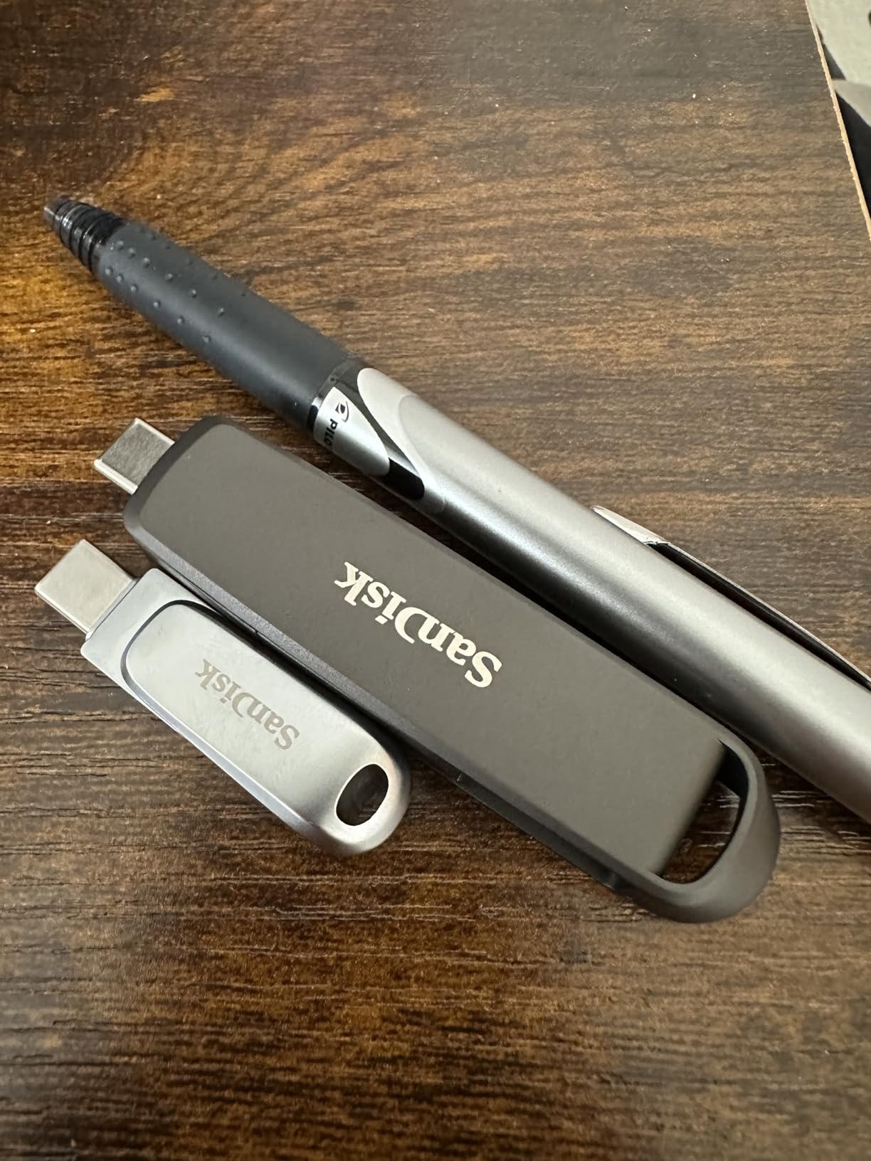 SANDISK 1TB Extreme PRO Dual Drive, USB-C+USB-A, Up to 1000MB/s Read Speeds customer photo 1