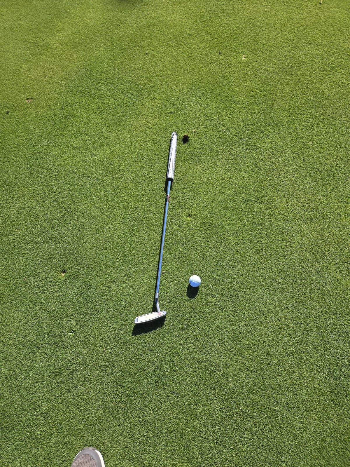 Amazon Basics Core Soft Golf Balls, Low Compression, Side Stamp Alignment customer photo 1