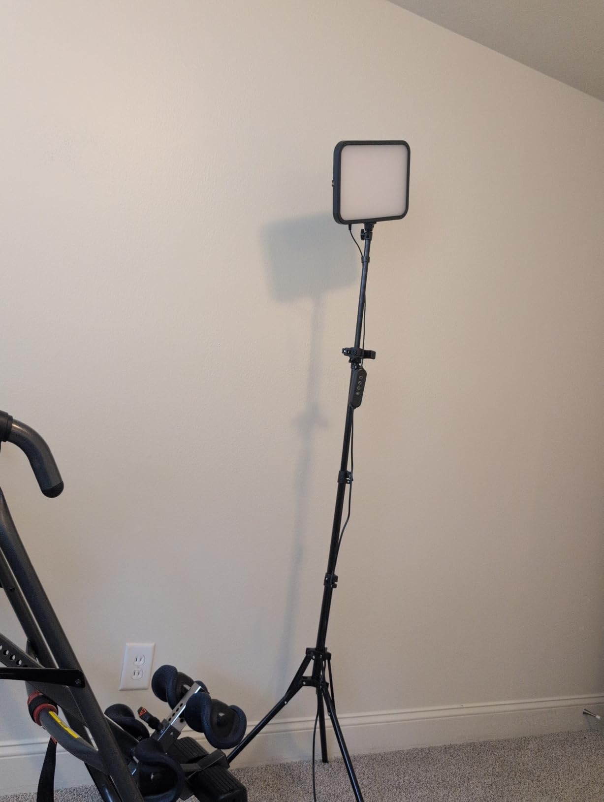UBeesize 2-Pack LED Video Light Kit with Tripod Stand & Phone Holder customer photo 1