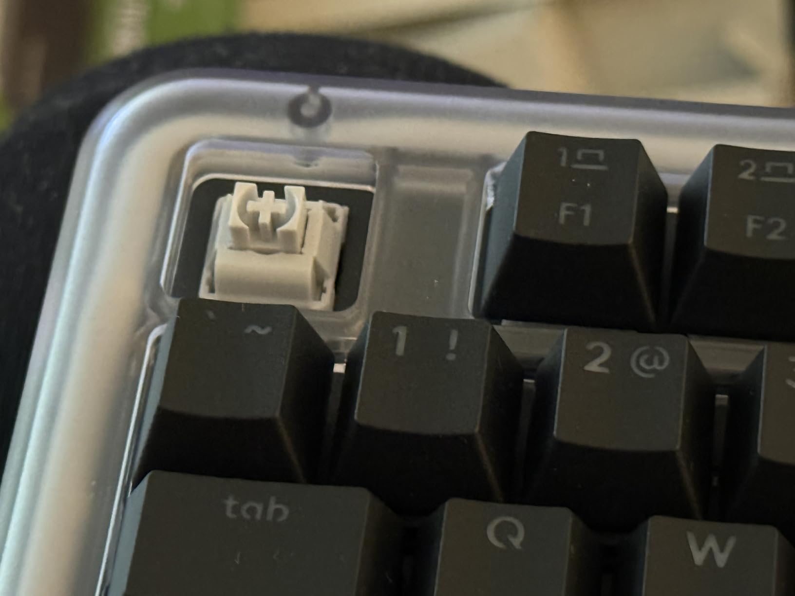 Logitech Alto Keys K98M Wireless Mechanical Gasket Keyboard - Graphite customer photo 1