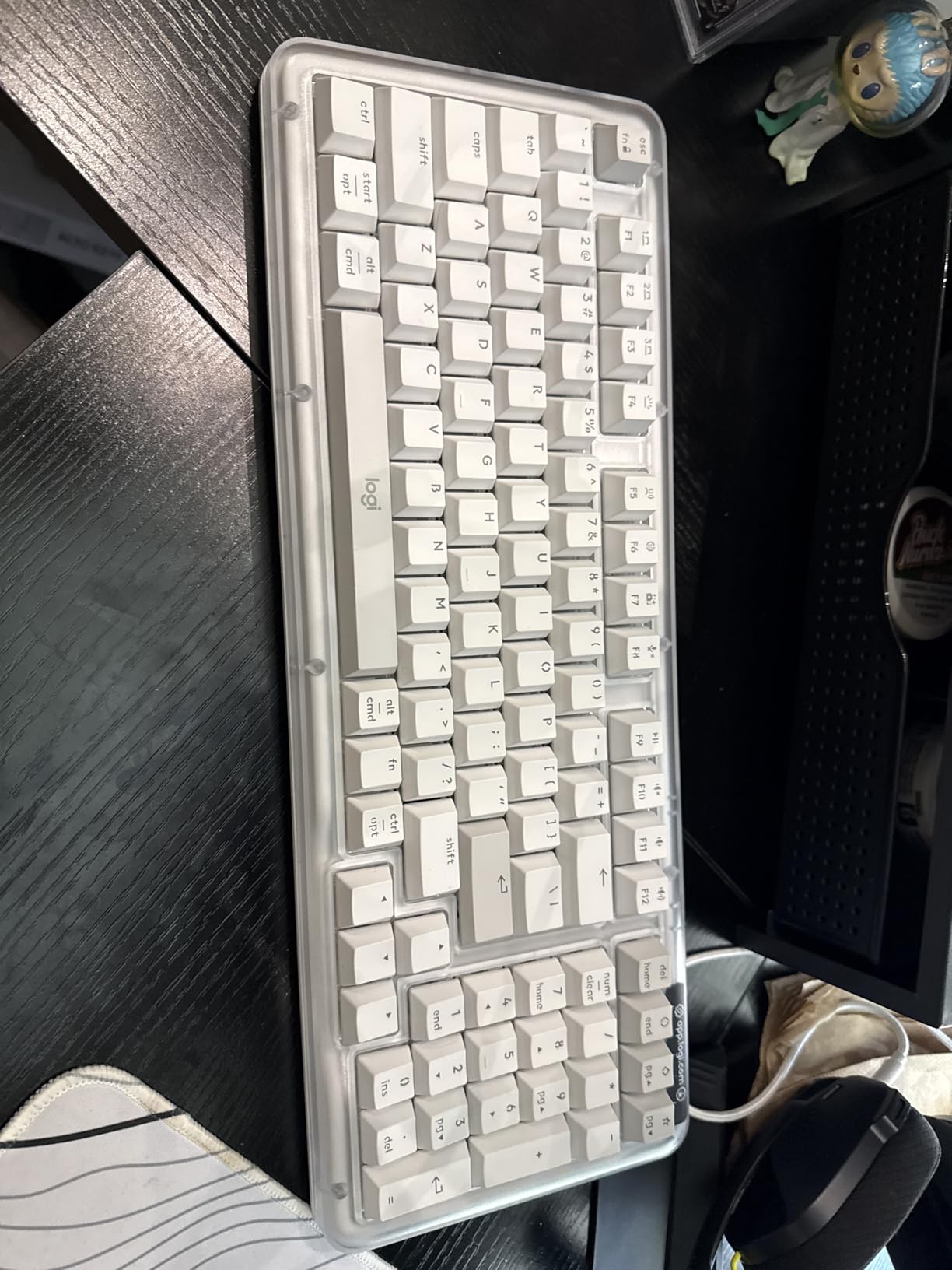 Logitech Alto Keys K98M Wireless Mechanical Gasket Keyboard - Graphite customer photo 2