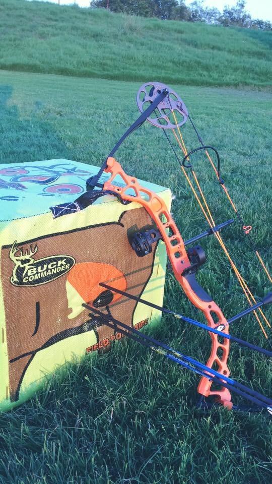 DIAMOND ARCHERY Prism Fully Equipped Adjustable Durable Compound Bow, Right/Left Hand, 5-55 lbs Draw Weight, 295 FPS customer photo 2