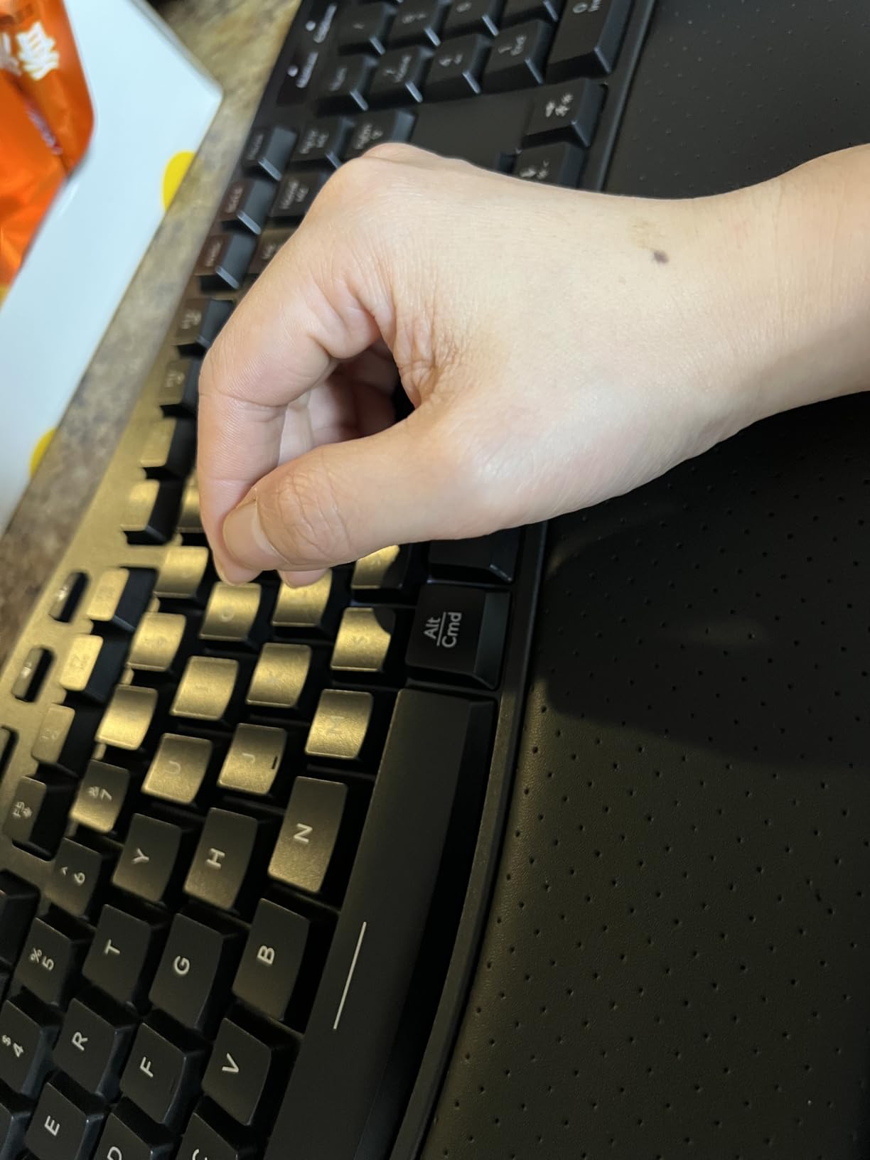COLIKES Wireless Ergonomic Keyboard, Backlit Keyboard Silent with 15 RGB Lighting Effects, Leather Wrist Rest, 2500mAh Rechargeable, Multimedia Keys, Wave Keyboard for PC Computer Laptop Windows Mac customer photo 1