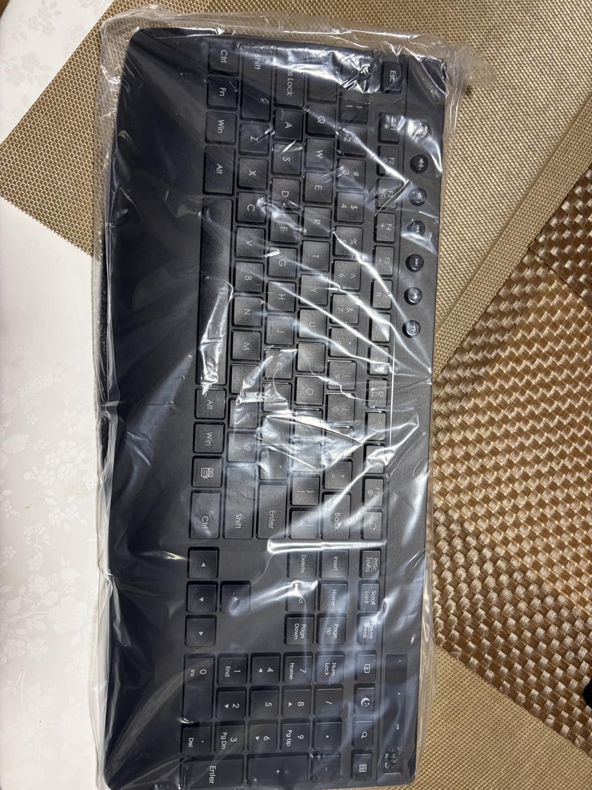 EDJO Full-Size Silent Wireless Keyboard and Mouse Combo with Palm Rest customer photo 2