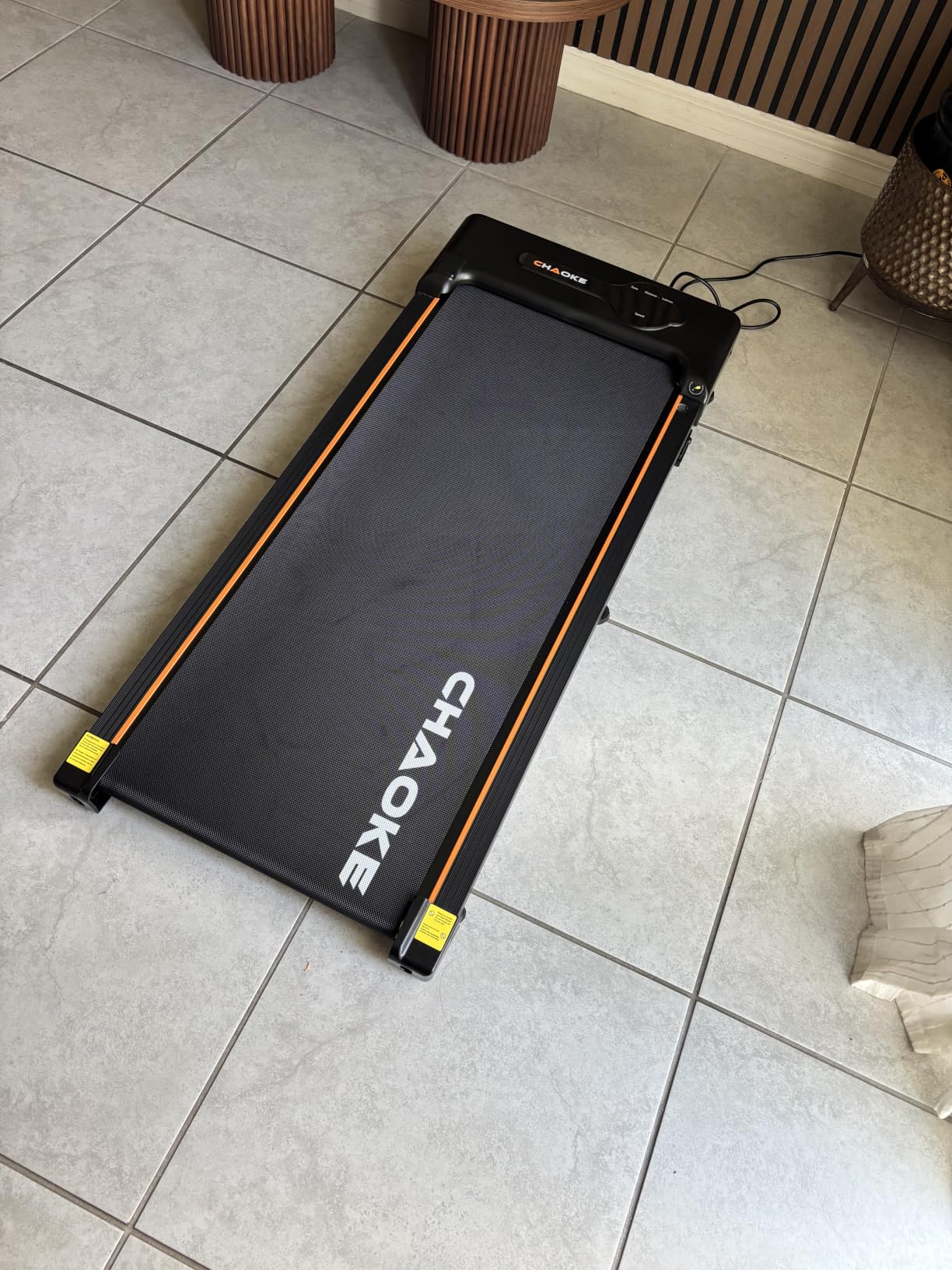 CHAOKE Walking Pad Treadmill for Home, 6.2MPH Under Desk Walking Pad with 9% Incline for Office Small Spaces, 2.75HP Quiet Running Machines, Remote Control, 330LBS Capacity, 12 HIIT Programs customer photo 1